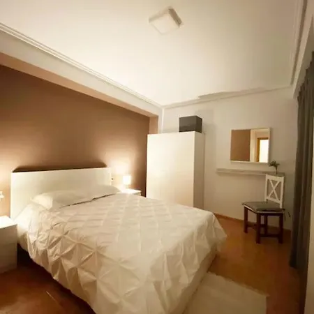 In Spacious Flat In * Walencja
