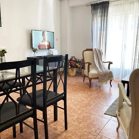 In Spacious Flat In
