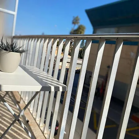 In Spacious Flat In * Valencia